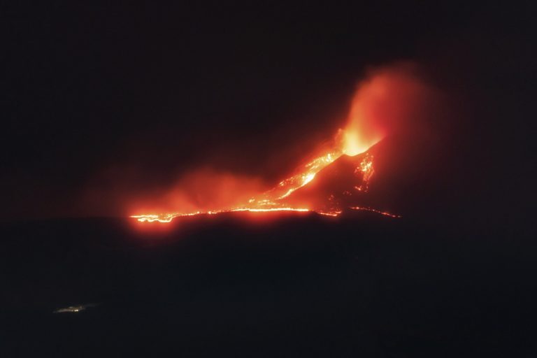 Földrengések követte az Etna nagyobb kitörését