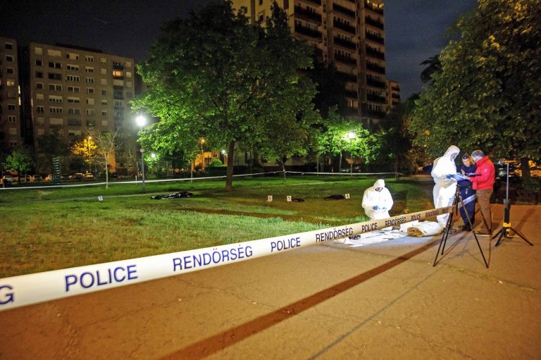 Fejbe rúgta áldozatát borozgatás közben, a férfi belehalt a sérülésekbe