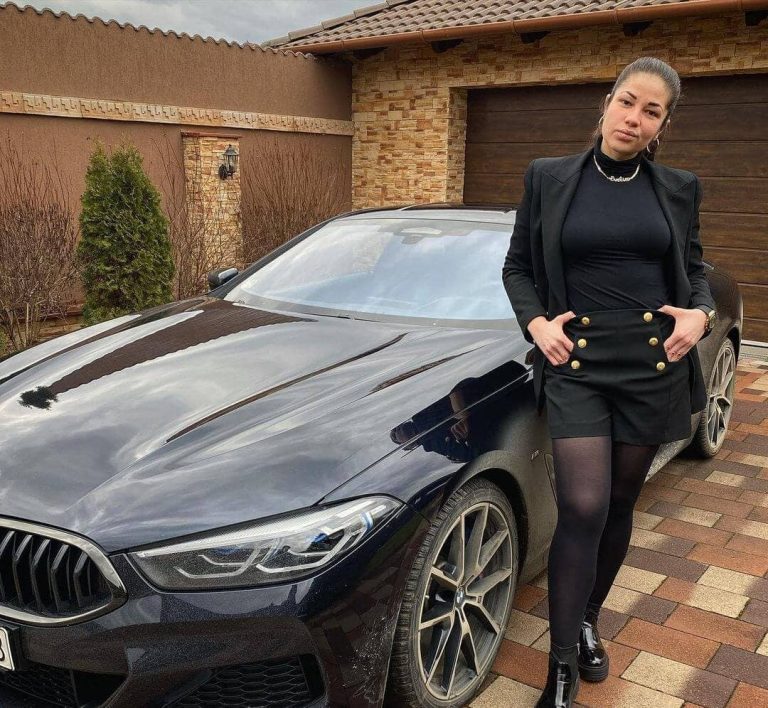 Gáspár Evelin és a bitang BMW M8: nem gyenge duó…