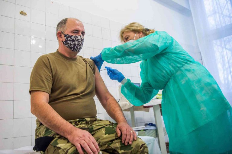 Számtalan lehetőséget, kedvezményt kaphatnak azok, akik beoltatták magukat koronavírus ellen