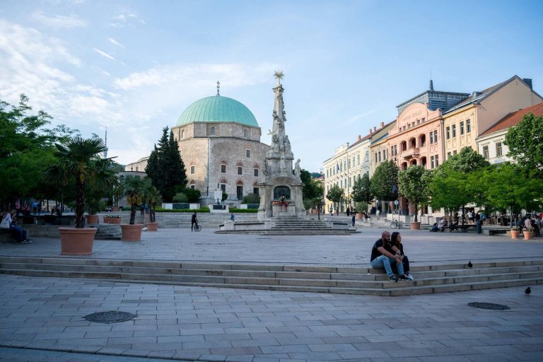 Két mód van arra, hogy csökkentsék a korlátozásokat Magyarországon