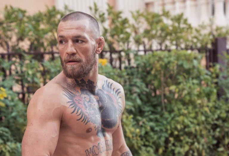 Méretes pofonba futott bele Conor McGregor: kiütötték!