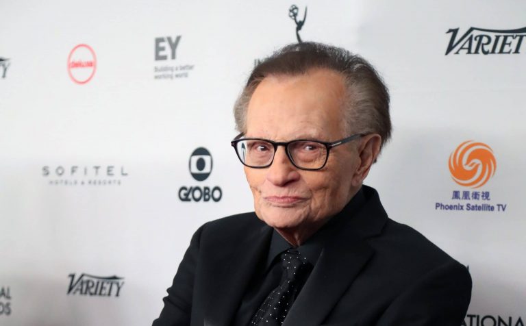 Elhunyt Larry King