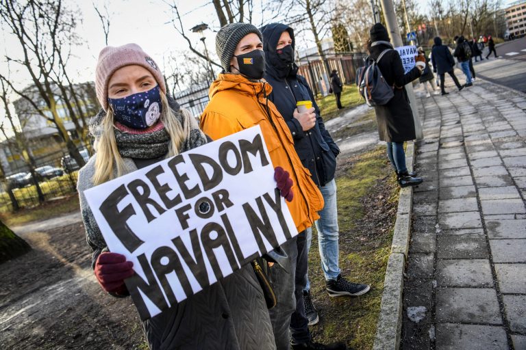 Összecsaptak a Putyin-ellenes tüntetők és rendőrök Oroszországban