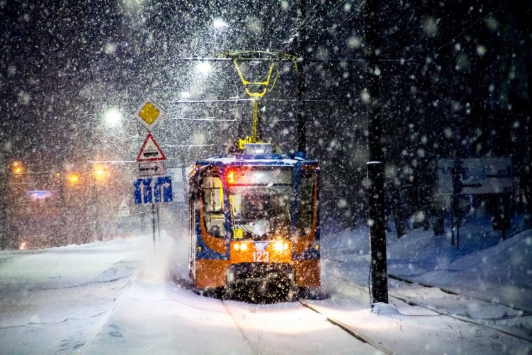 Több megyére is figyelmeztetést adtak ki a havazás miatt