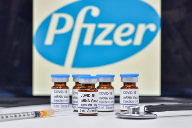 A vakcina 12-15 éves fiataloknál való alkalmazásának jóváhagyását kérvényezte a Pfizer