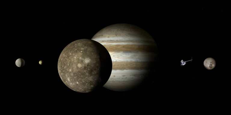 A Jupiter holdjáról származó ismeretlen eredetű sugárzásokat azonosított a Juno űrszonda