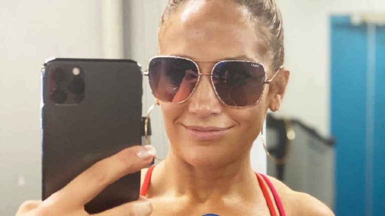 Jennifer Lopez rövid hajjal is mámorítóan jól néz ki