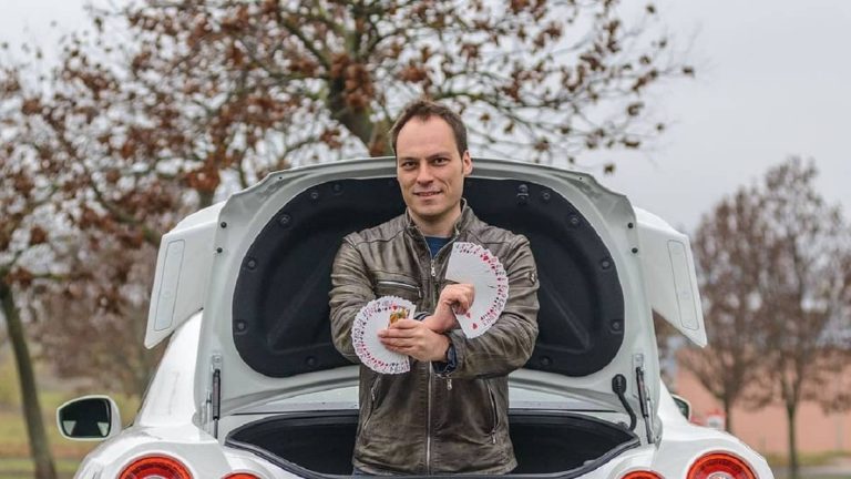 A betyárját, de szerencsés Hajnóczy Soma: Nissan GT-R-re váltott