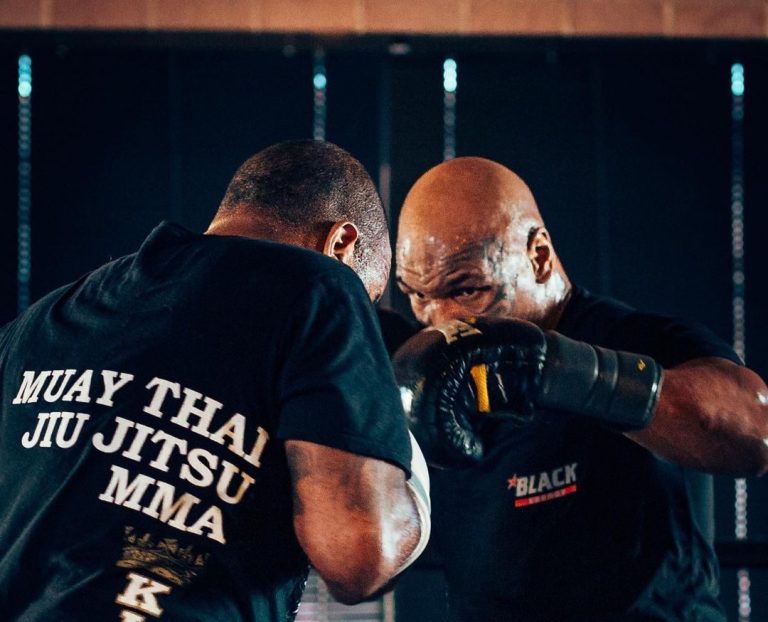 Mike Tyson megmutatta az egyik luxusautóját: no komment