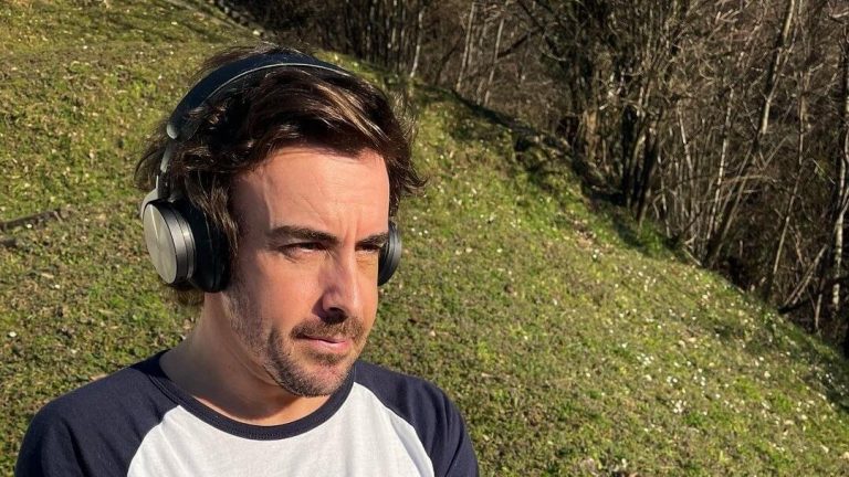 Fernando Alonso egy gép, hiába a súlyos balesete, gőzerővel edz