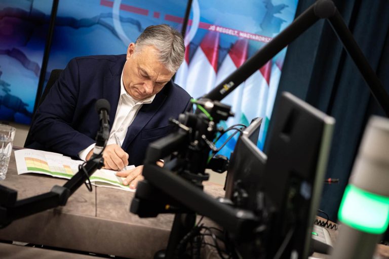 A kormány megerősítette, Orbán Viktort várhatóan jövő héten beoltják