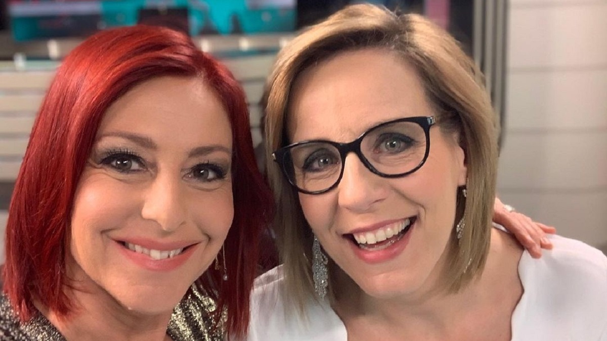 Szexi, bőrruhás fotót villantott a legendás magyar tévés