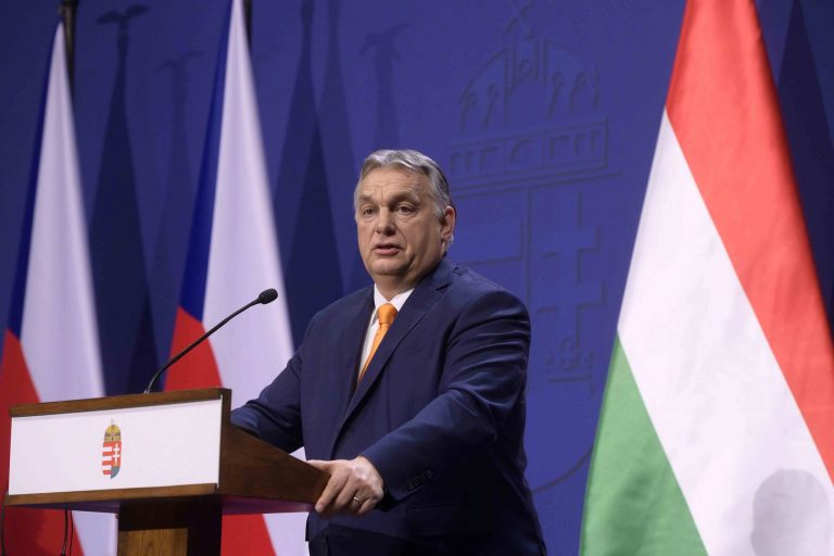 Orbán Viktor: az élet újraindításának feltétele a vakcina