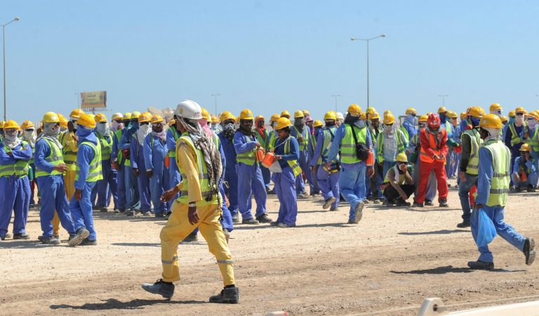 Már 6500 vendégmunkás lelte halálát a katari Labdarúgó Világbajnokság építkezésén