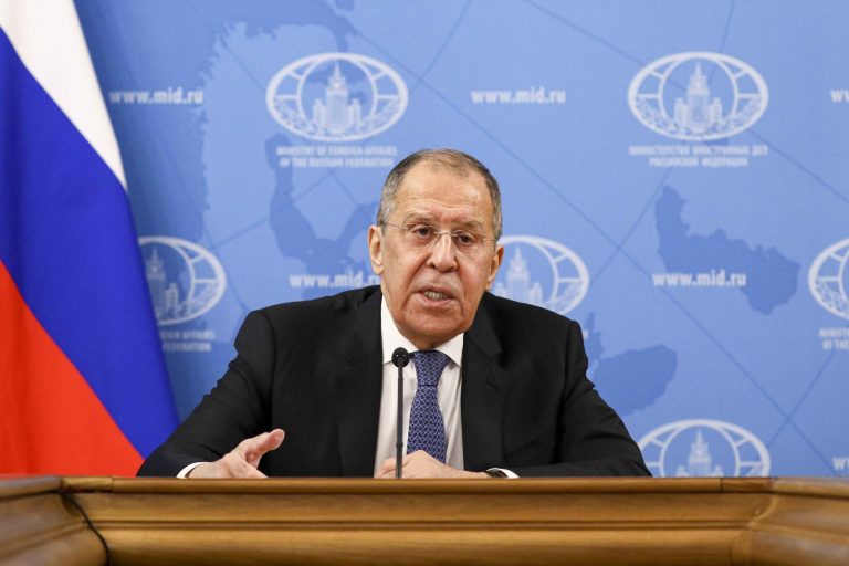 Nyugat által előidézett hisztéria folyik Navalnij ügye körül Lavrov szerint