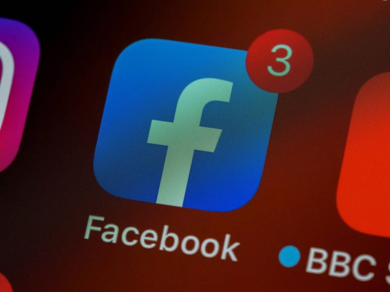 Letiltották a Facebookot Ausztráliában, mától senki sem olvashatja a híreket