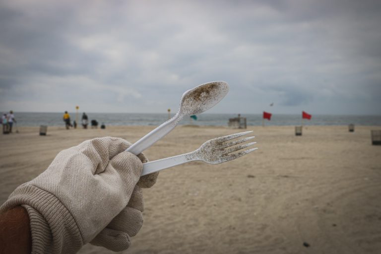 Zöldülnek az ételfutár cégek, megszabadulnak a szeméttől Franciaországban