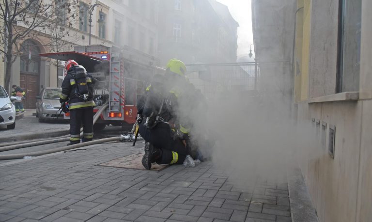 Pincetűz volt Budapesten, nagy erőkkel vonultak ki a tűzoltók