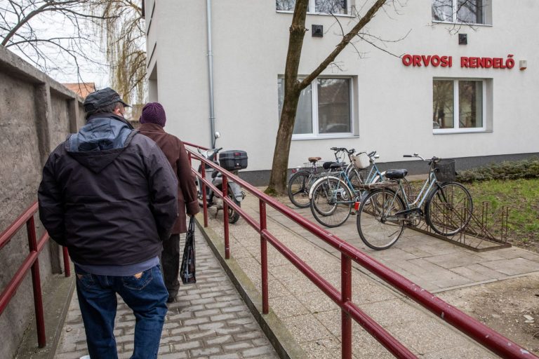 A Magyar Orvosi Kamara elnöksége többek között a plázák bezárását kéri