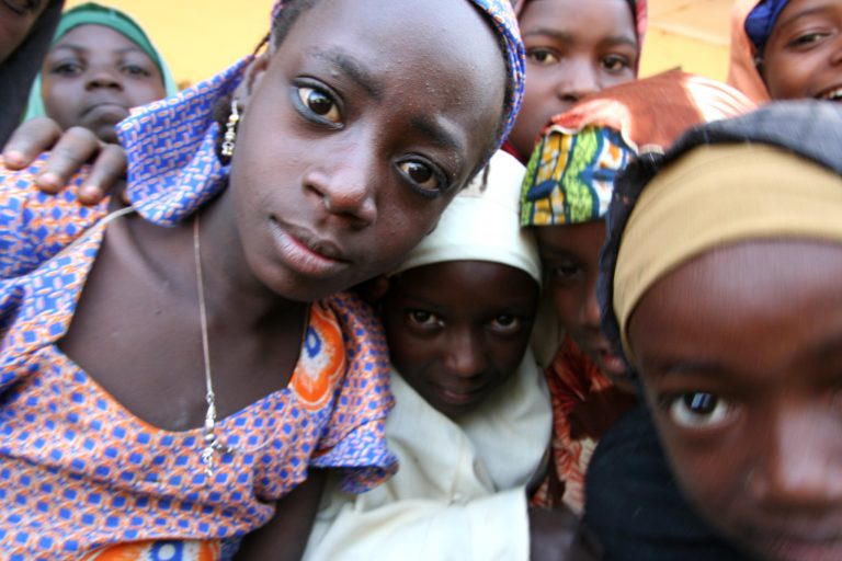Fegyveres erők szabadították ki az elrabolt nigériai iskolás lányokat