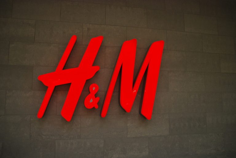 A H&M egyelőre nem szállít több megrendelést Mianmarba