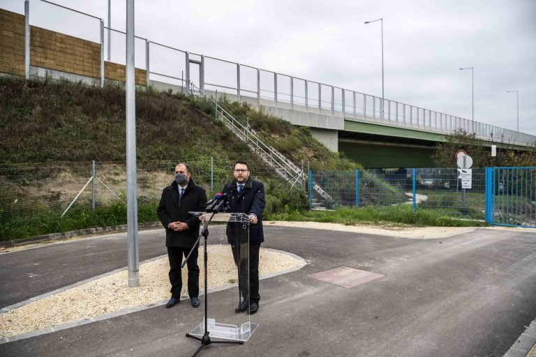 Milliárdokért újították fel a budapesti hidat, mégis megkeseríti az autósok életét