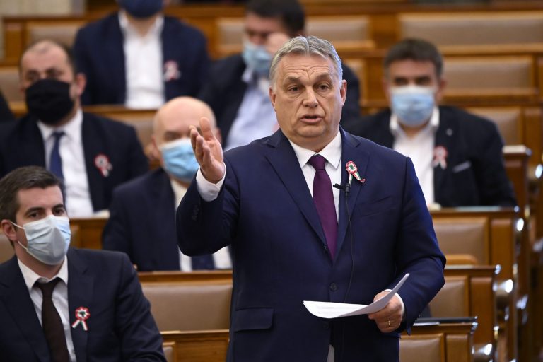 Orbán Viktor a gazdasági kamarával tárgyalt az újranyitásról