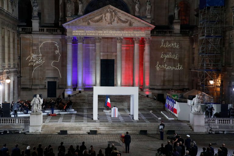 A francia iskolás bevallotta, hogy hazudott a meggyilkolt tanárról