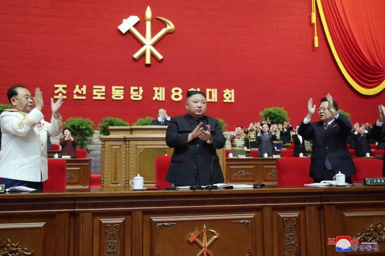 Észak-Korea nem kíván felhagyni az atomfegyverek fejlesztésével