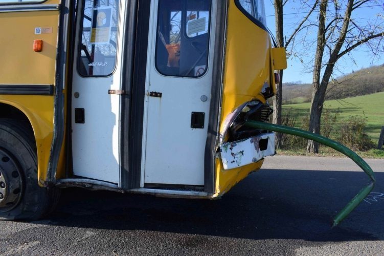 Morbid buszbaleset történt Nógrádban, egy utas életét vesztette