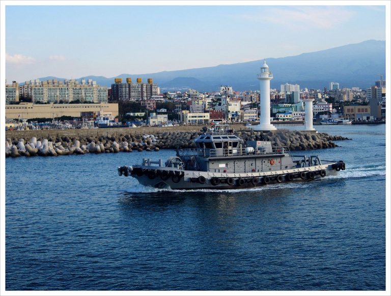 A Fülöp-szigetek szerint 220 kínai katonasági hajót láttak vitatott vizeken