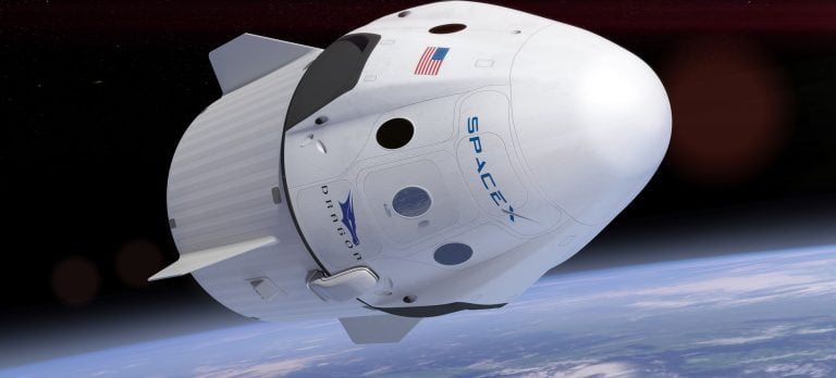 Megijedtek az űrhajósok, kigyulladt a vészjelző a SpaceX Dragon kapszulájában