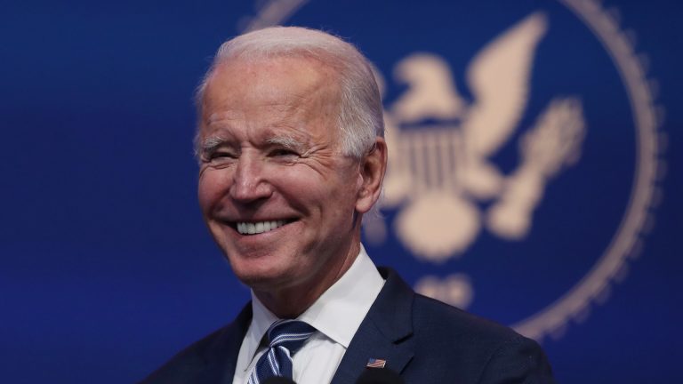 Biden csapata hárombillió dollárt készít elő az új kiadásokra