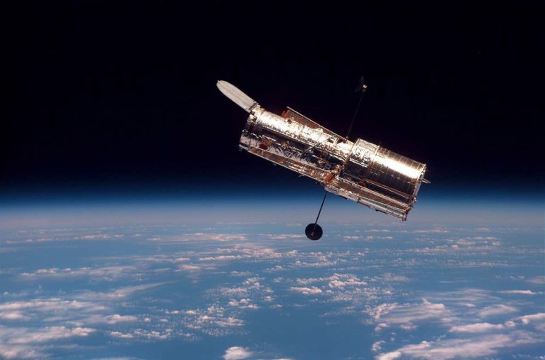 Szoftveres hiba miatt leállt a Hubble űrtávcső