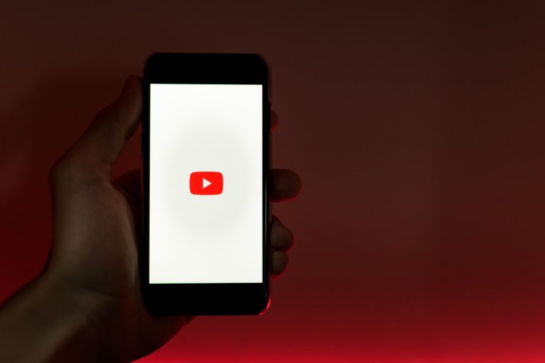 Előre megrendezett állatmentő videókat törölt le a YouTube