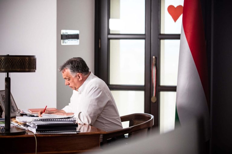 Orbán Viktor rendkívül fontos bejelentést tett, szerdától nyithatnak az üzletek