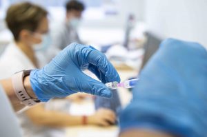 A koronavírus elleni oltás megvédheti a gyerekeket a fertőzéstől