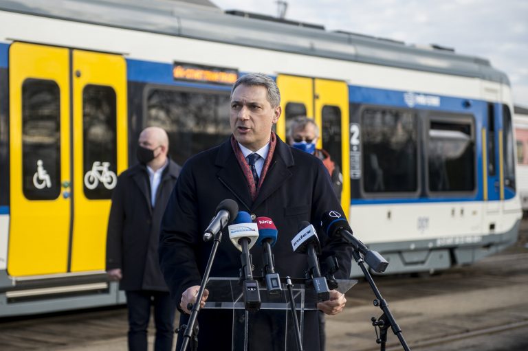 Sikerrel vette az akadályt a tram-train szerelvény, kezdődnek a forgalmi próbák