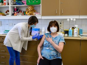 Müller Cecília elmondta, nem ők fognak dönteni az esetleges harmadik oltásról