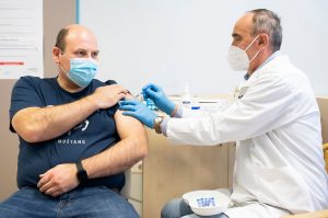 Rendkívül közel a 2,5 millió beoltotthoz Magyarország, a lakosság 24,2%-a már kapott oltást