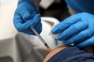 Megérkezett a következő nagy Pfizer-szállítmány Magyarországra