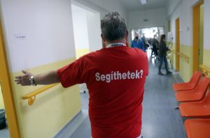 Szlávik továbbra is sok áldozattal számol a vírus miatt