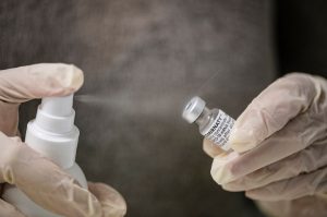 Itt vannak az új járványadatok: 207 új elhunyt, lassan 7 ezer alá zuhan a kórházakban ápoltak száma