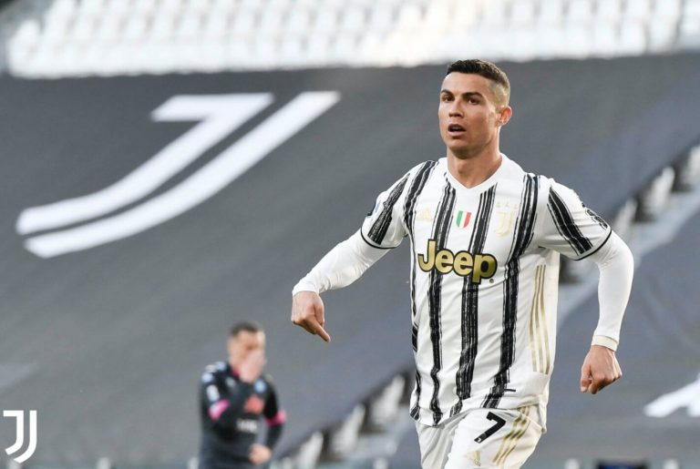 Ronaldo alsógatyában feszített rá az öltözőben, közel 4 millió like alig egy óra alatt