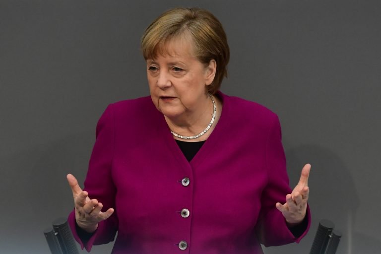 Merkel a német „perfekcionizmust” hibáztatja a jelenlegi vírushelyzet miatt