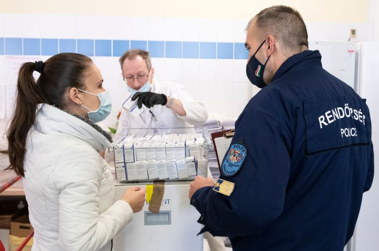 Hétezer magyar rendőr lett koronavírusos