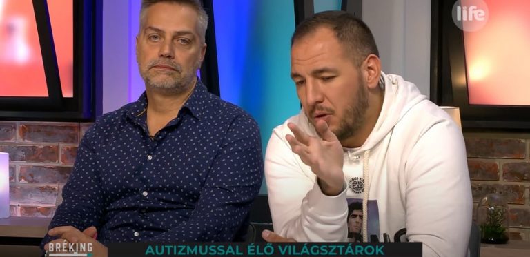 Curtis rendszeresen bukásra állt nyelvtanból az iskolában, most pedig dalszövegeket ír