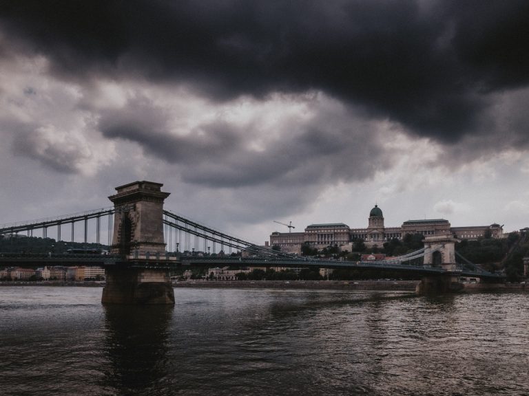 Egyelőre nem dobhatjuk el a kabátot, hűvös marad az időjárás