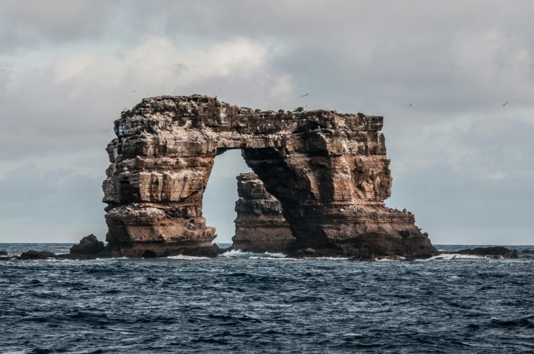 Összeomlott az ikonikus Darwin-boltív a Galápagos-szigeteken